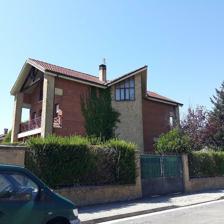 Preciosa Casa Independiente Con Piscina Cubierta Y Gran Jardin Privados Haro Eksteriør bilde
