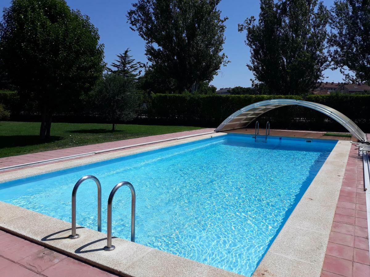 Preciosa Casa Independiente Con Piscina Cubierta Y Gran Jardin Privados Haro Eksteriør bilde