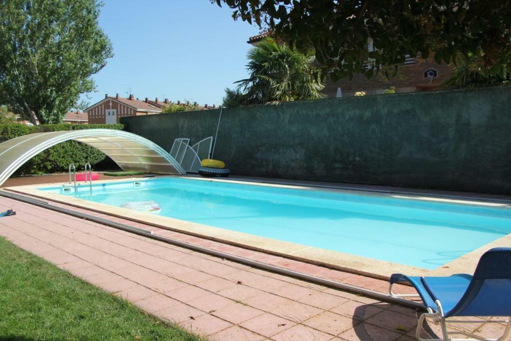 Preciosa Casa Independiente Con Piscina Cubierta Y Gran Jardin Privados Haro Eksteriør bilde