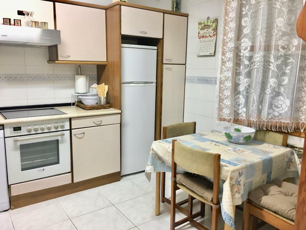 Preciosa Casa Independiente Con Piscina Cubierta Y Gran Jardin Privados Haro Eksteriør bilde