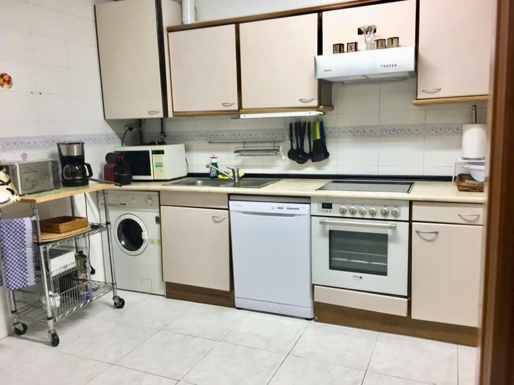 Preciosa Casa Independiente Con Piscina Cubierta Y Gran Jardin Privados Haro Eksteriør bilde